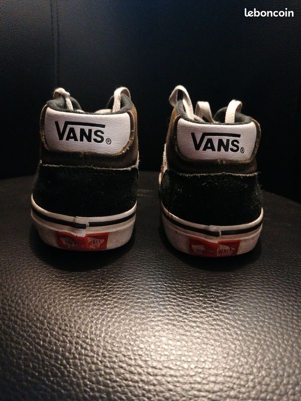 Vans (image 2)