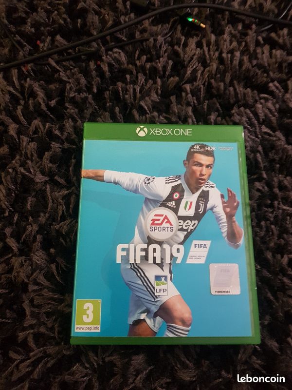 Je vante Fifa 19 xbox one (image 1)