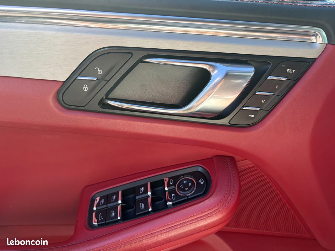 PORSCHE MACAN Turbo 3.6 V6 400 ch PDK avec CARPLAY / AUDIO BOSE / CAMERA (image 27)