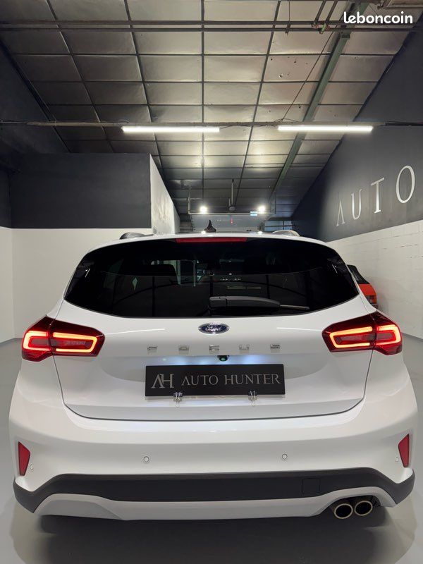 Ford Focus IV ACTIVE X 1.0 ECOBOOST 155 MHEV - 1ère main - Garantie constructeur 2029 - Suivi Ford - Feu Led - CarPlay - Pack noir - KeylessGo - Sièges & volants chauffants - Caméra de recul (image 5)