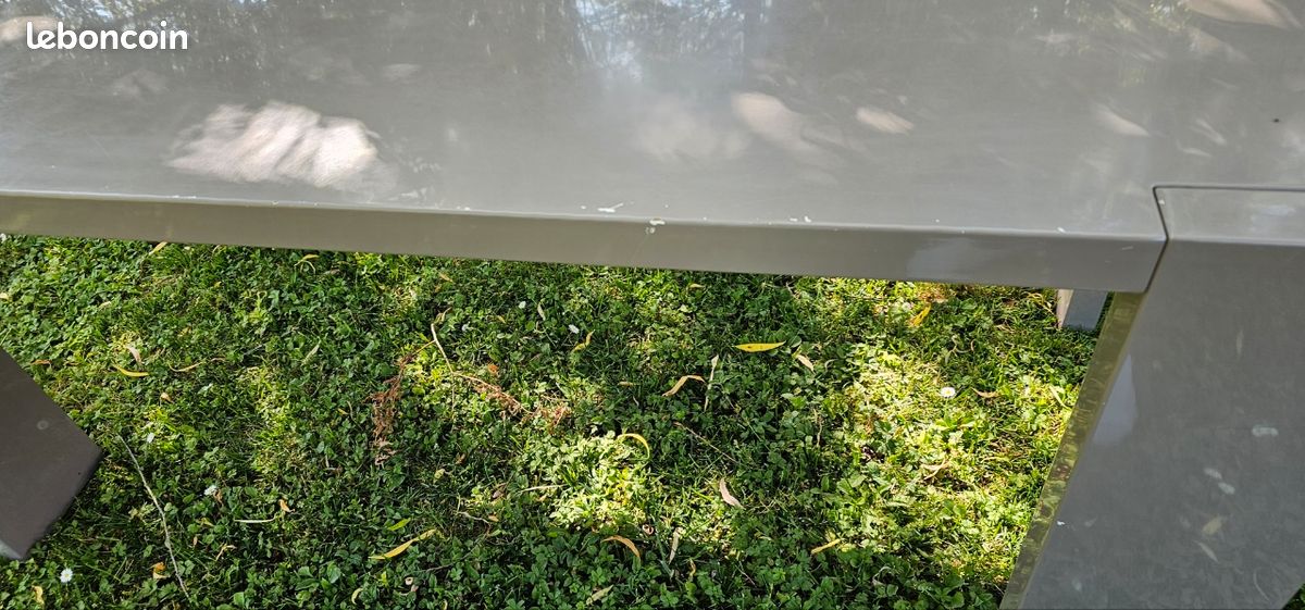 Table (image 4)