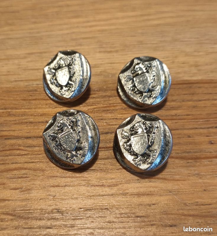 Lot de 4 boutons (image 1)