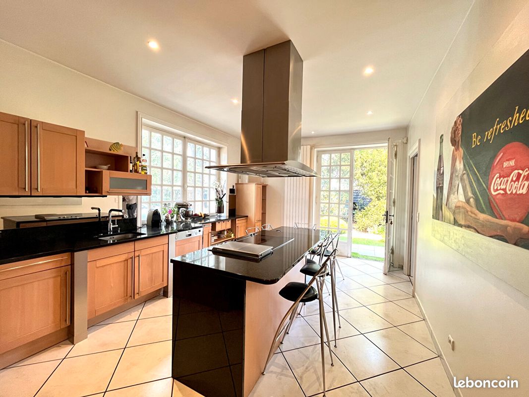 Propriété 8 pièces 340 m² (image 16)