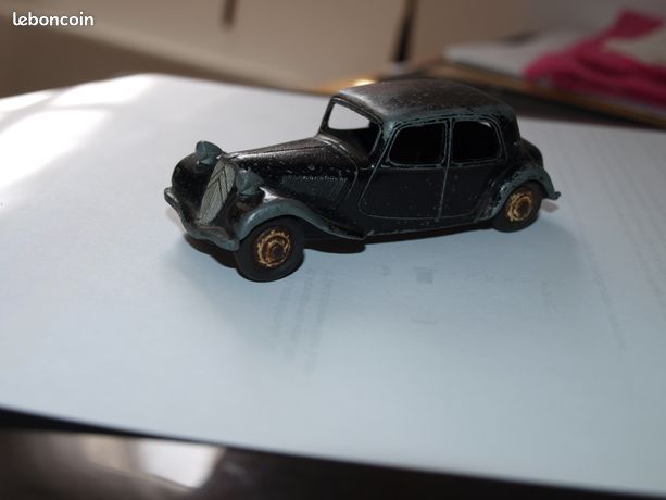 Dinky Toys - 1:43 - Citroën 11BL Traction avant - France