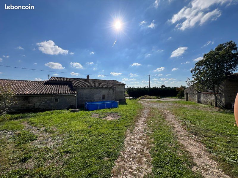 Maison 5 pièces 150 m² · à Benet · 150 m² · 162 000 €