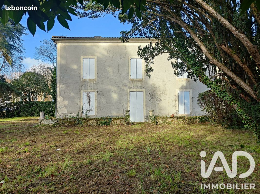 Maison 7 pièces 300 m² · à Lavardac · 300 m² · 180 000 €