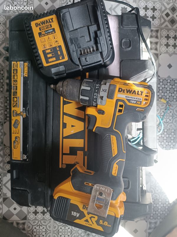 Visseuse choc Dewalt 18 v avec chargeur et batterie (image 1)