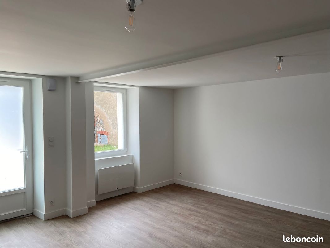 Maison de bourg rénovée - Saint Maurice Étusson 79150 La Fougereuse (image principale 2)