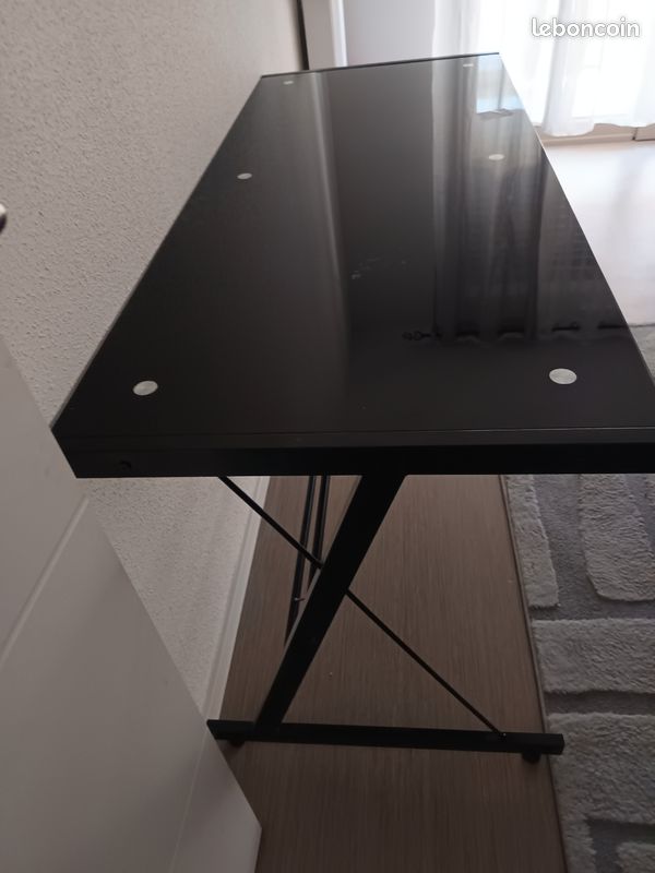 Bureau (image 1)
