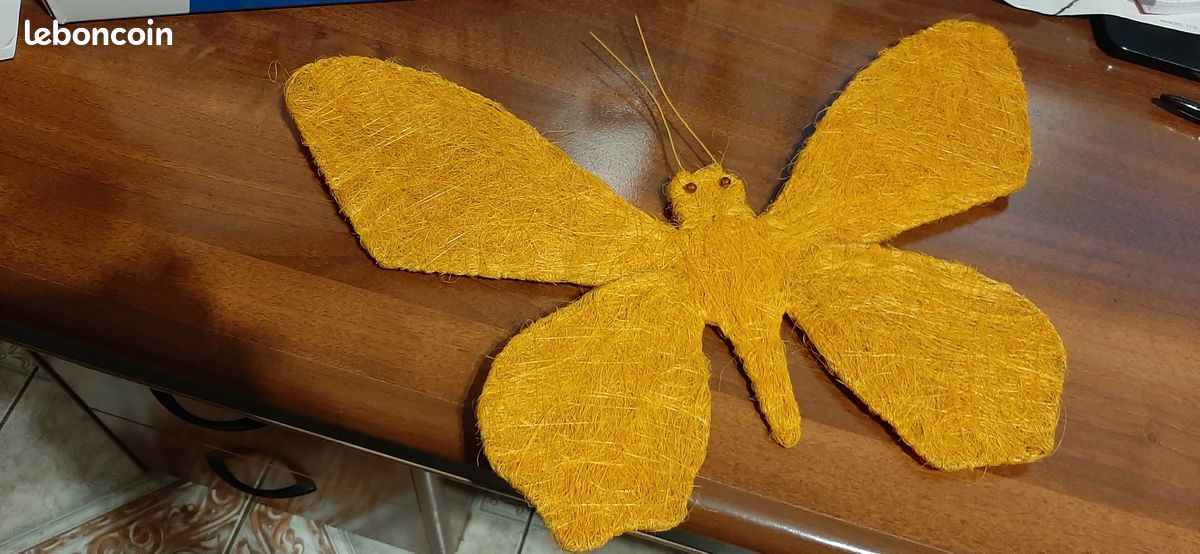 Vends objet de décoration en forme d’oiseau jaune (image 1)