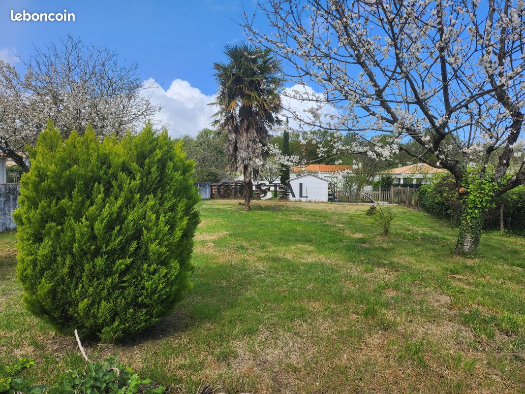 Terrain 835 m² · à Saint-Palais-sur-Mer · 835 m² · 220 000 €