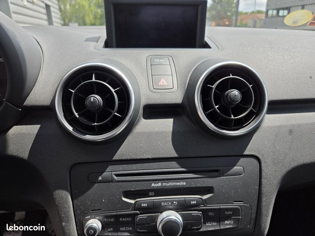 AUDI A1 Sportback 1.6 TDi DPF - 90 - Start/Stop SPORTBACK Ambiente PHASE 1 (image 20)
