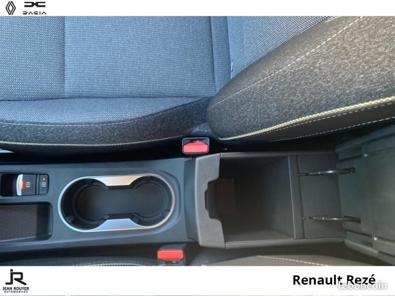 Renault Captur 1.6 E-Tech full hybrid 145ch Techno (image 26)