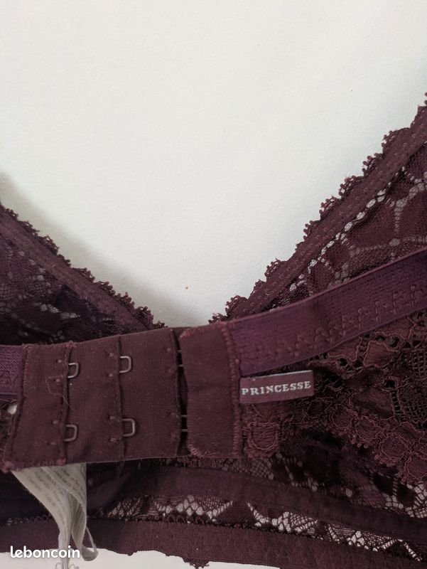 Soutien gorge VARIANCE violet (Parme) Taille 90C NEUF Soutien gorge VARIANCE violet (Parme) Taille 90C NEUF