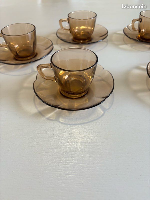 Ensemble de 6 tasses à café Duralex en verre brun fumé, années 70