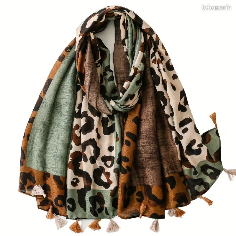 Foulard femme vert (image 1)