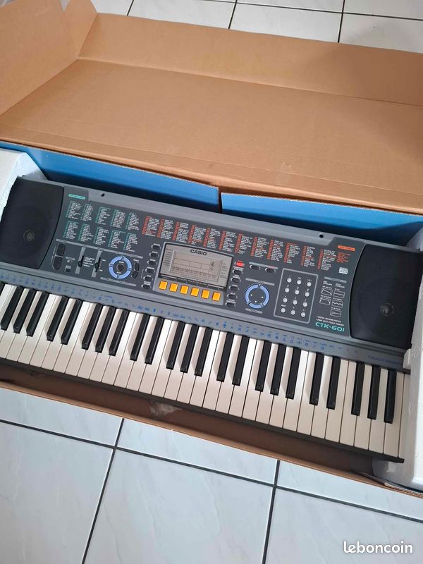 Casio Ctk 601 Piano Clavier électronique Casio CTK-601 Instruments