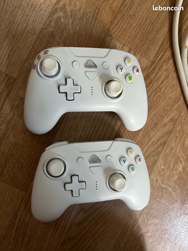 2 Manettes micromania (image 1)