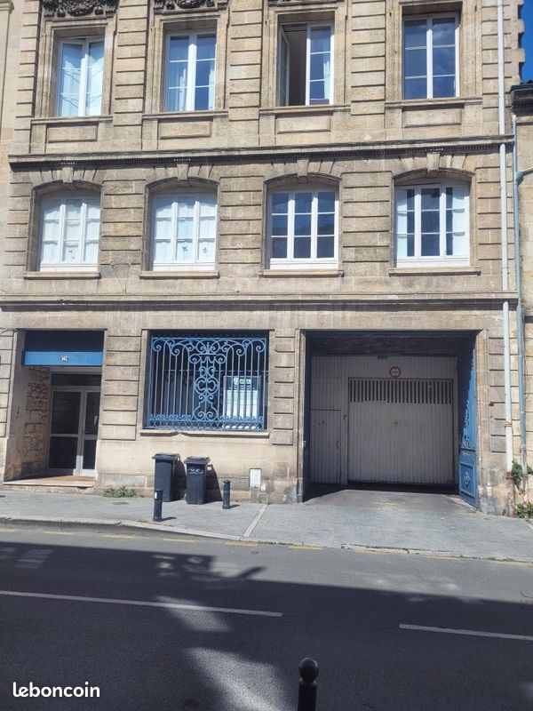 Parking/box BORDEAUX · 127 €
