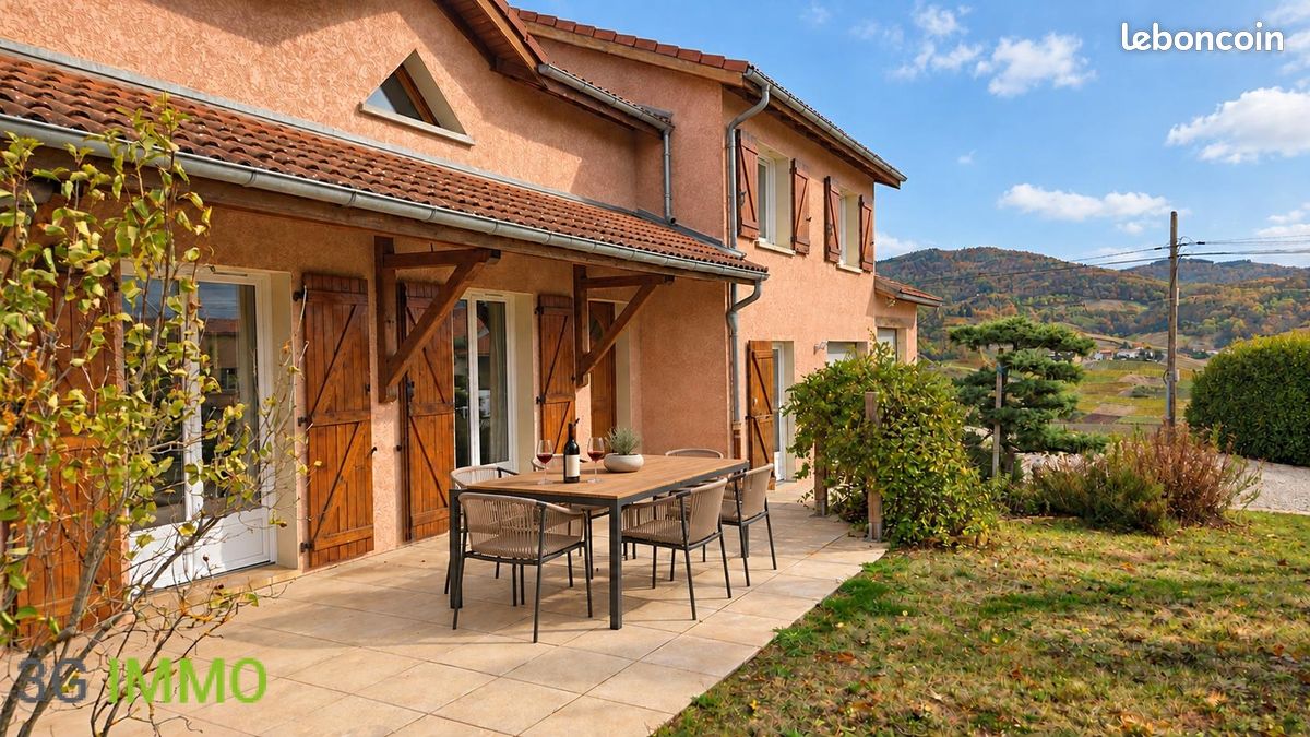 Maison 6 pièces 130 m² · à Vaux-en-Beaujolais · 130 m² · 320 000 €