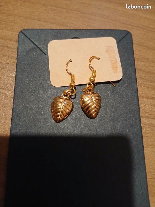 Boucles d'oreilles neuf (image 1)