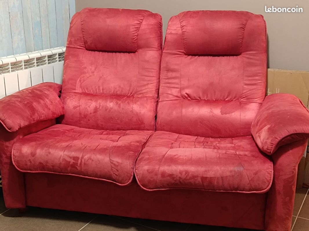 Canapé rouge (image 1)