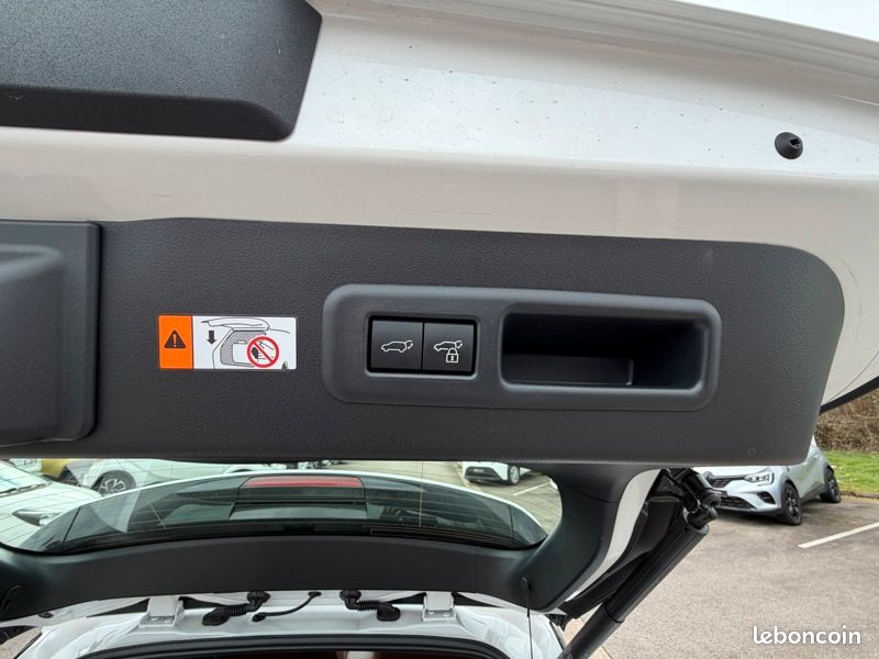 Lexus LBX 1.5 136H 2WD Relax Pack Advanced HYBRIDE (image 22)