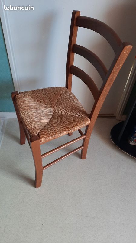 Chaise en bois (image 2)