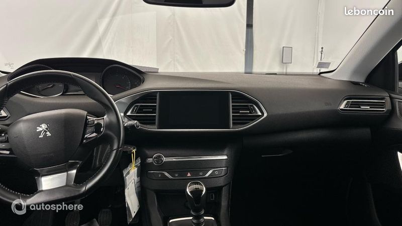 Peugeot 308 1.5 BlueHDi 100ch S&S Style (image 11)