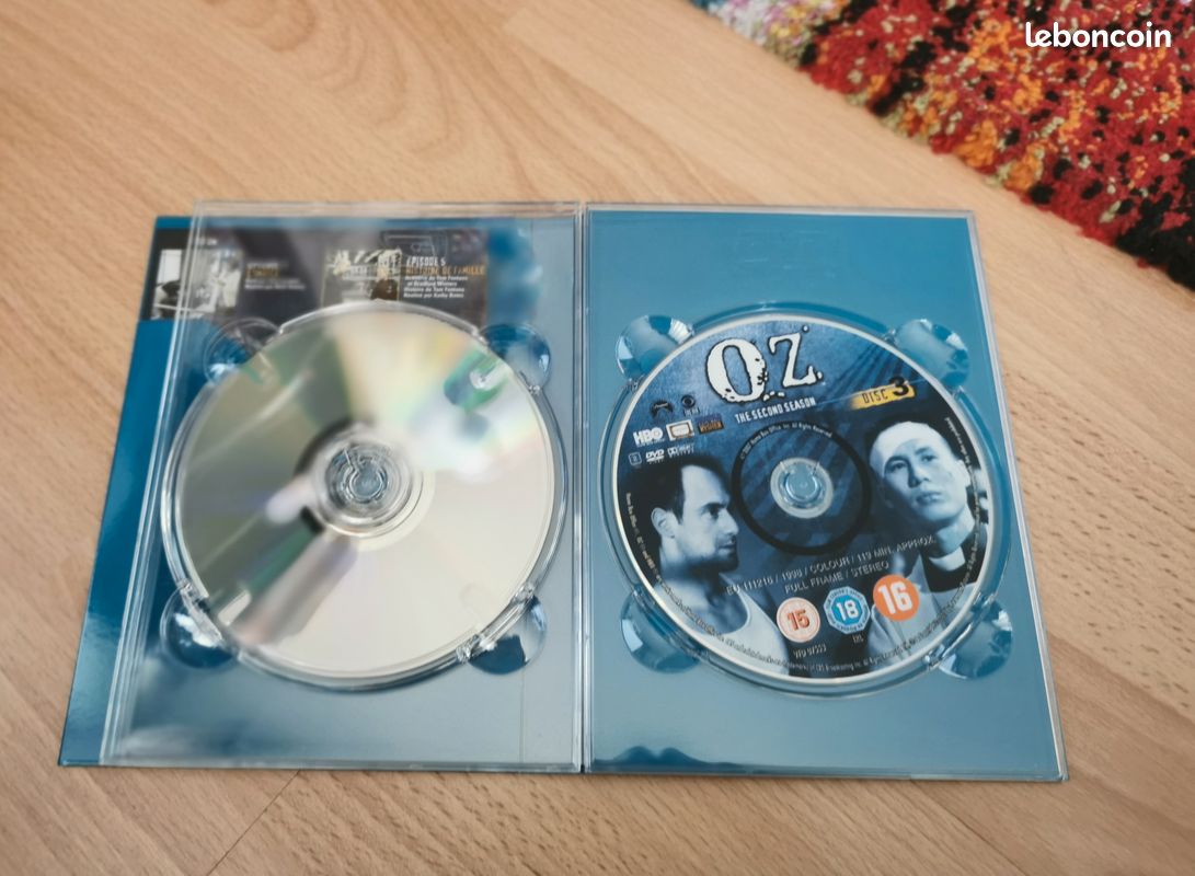 DVD "OZ" - saisons 1, 2 et 3 (image 8)