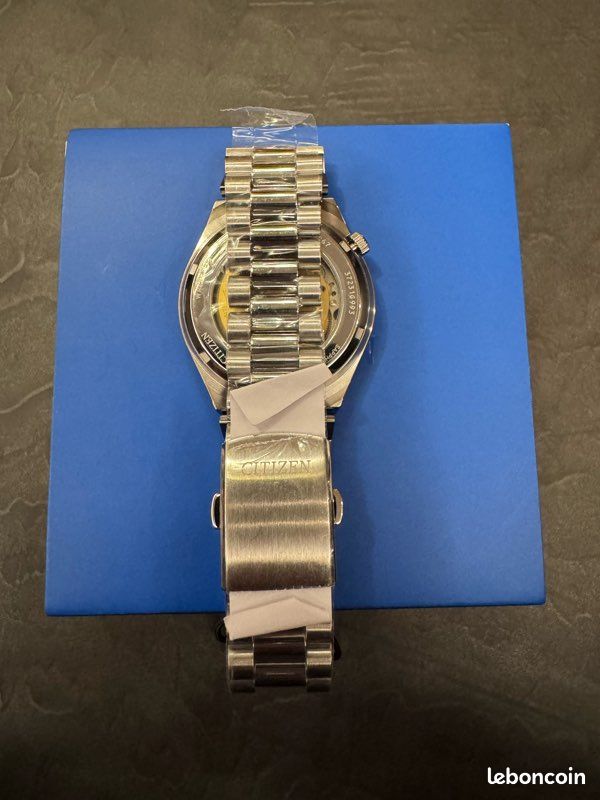 Montre Citizen Tsuyosa Pantone Glowing Blue neuve ref NJ0158-89L - jamais portée (image 5)