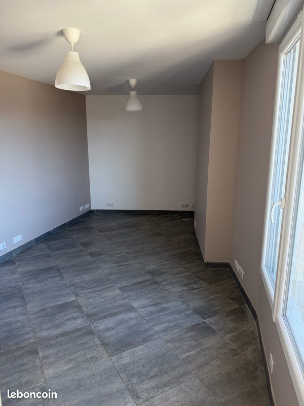 Appartement 1 pièce 21 m² · à Villeneuve-le-Roi · 21 m² · 650 €/mois