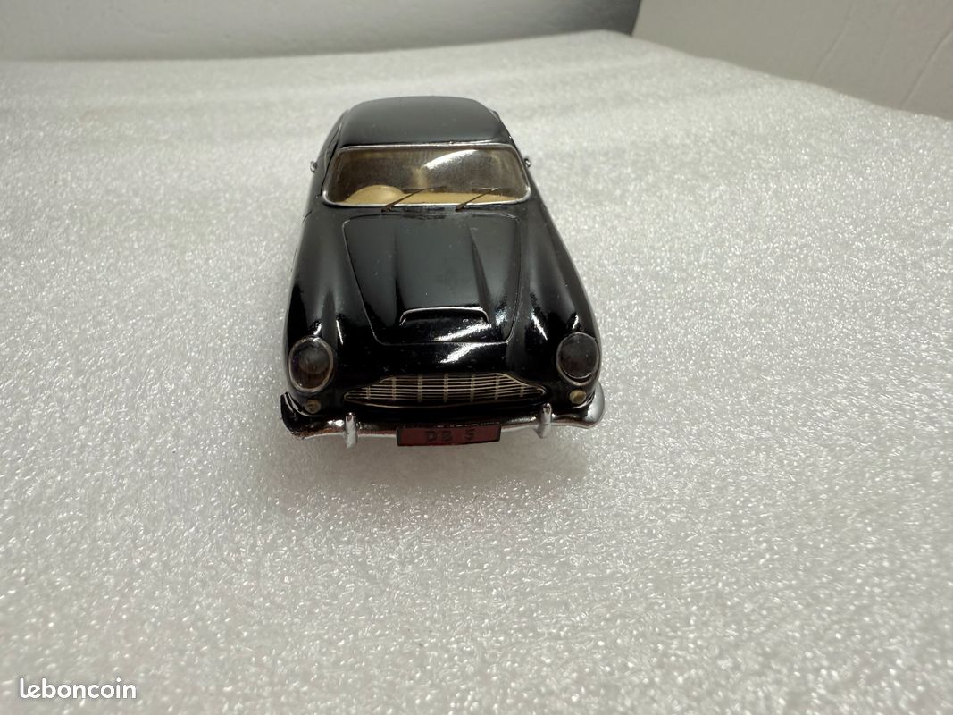 RARE ! KIT monté de l'Aston Martin DB5 NOIRE au 1/43 PROVENCE MOULAGE