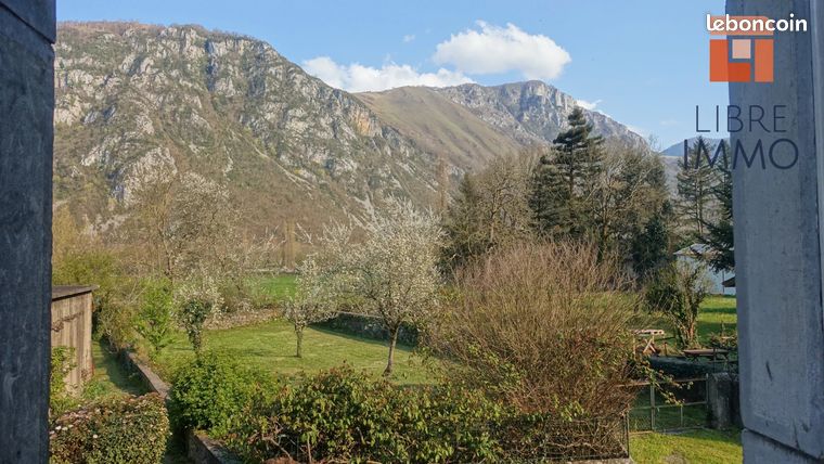 Maison 10 pièces 243 m²