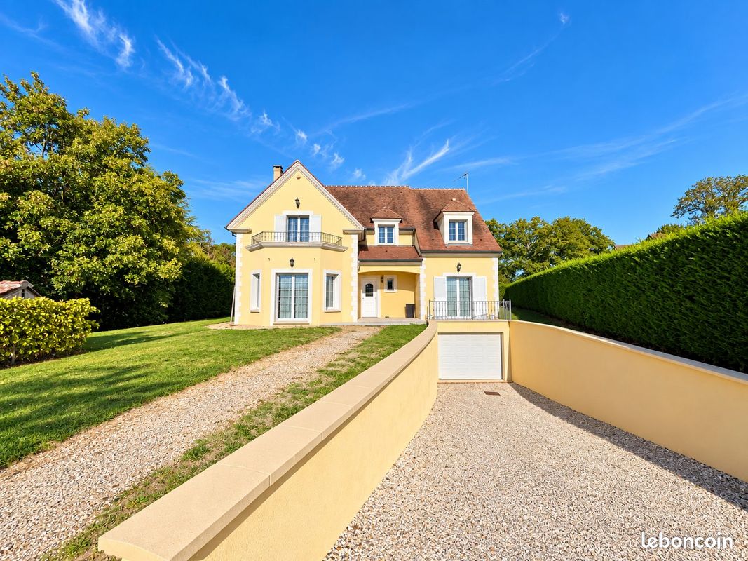 Maison 7 pièces 198 m² · à Thoiry · 198 m² · 515 000 €