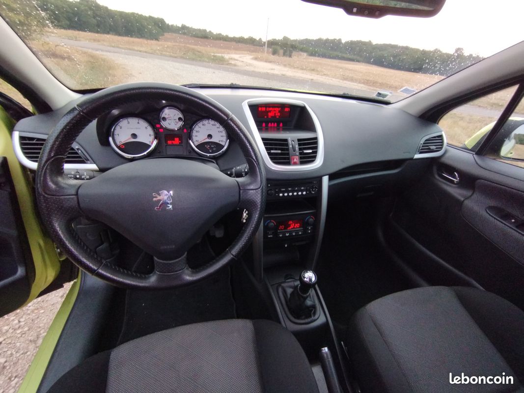 Peugeot 207 VTI 1,4 – 3 portes- 6cv - 95CH- 12/2008 – 87600km (image 4)