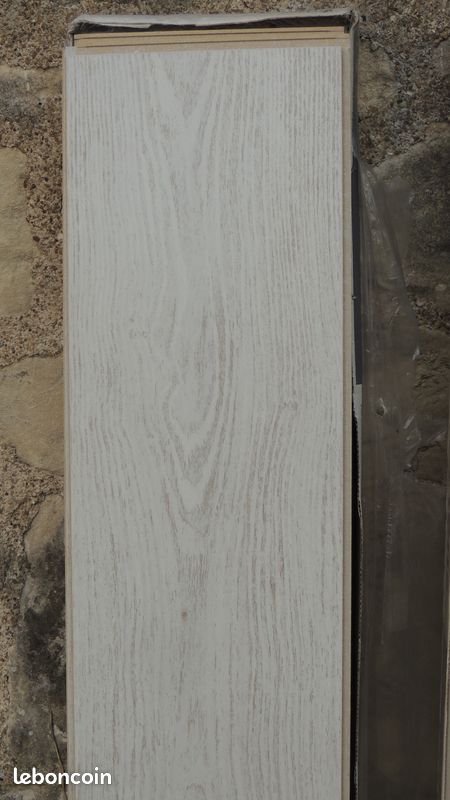 Lot de trois paquets de parquet (image 3)