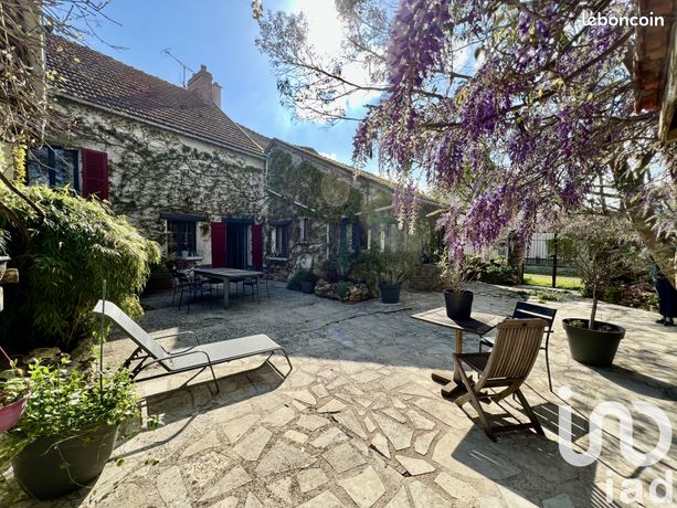 Maison 8 pièces 215 m²
