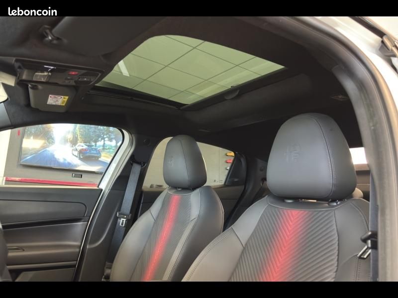 Alfa romeo Junior 1.2 Ibrida 136ch Premium DCT6 Q4 (image 32)