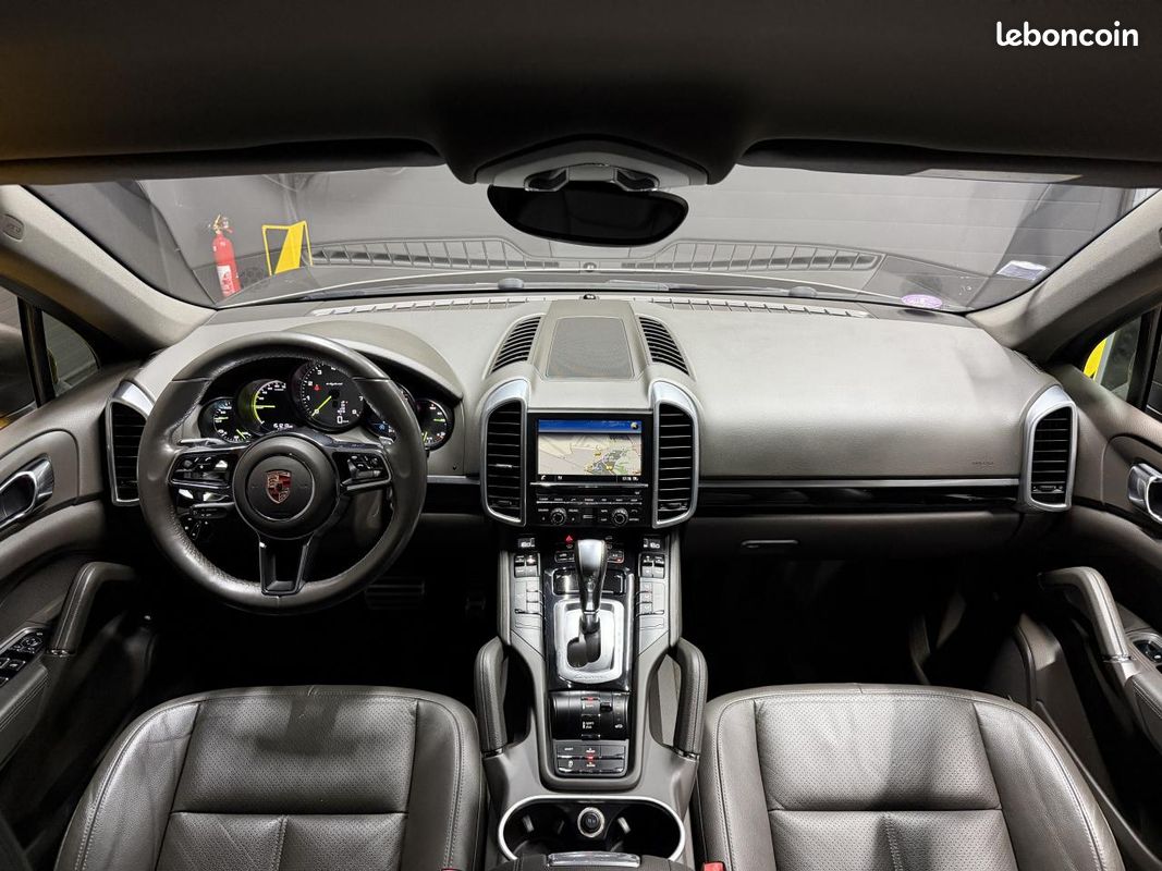 PORSCHE CAYENNE S E-Hybrid V6 416 cv hybride rechargeable - JANTES RS SPYDER 20\' / SUIVI FULL PORSCHE (image 18)