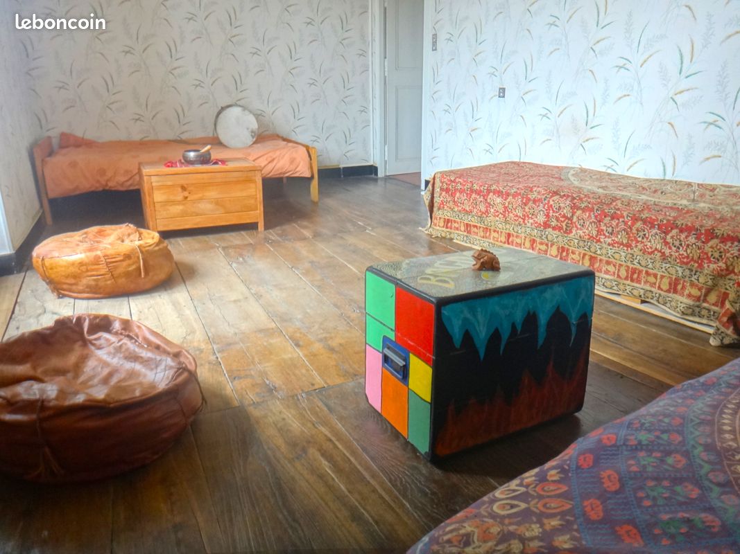 Maison 7 pièces 215 m² · à Manot · 215 m² · 85 000 €