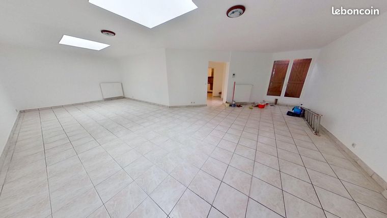 Maison 6 pièces 221 m²