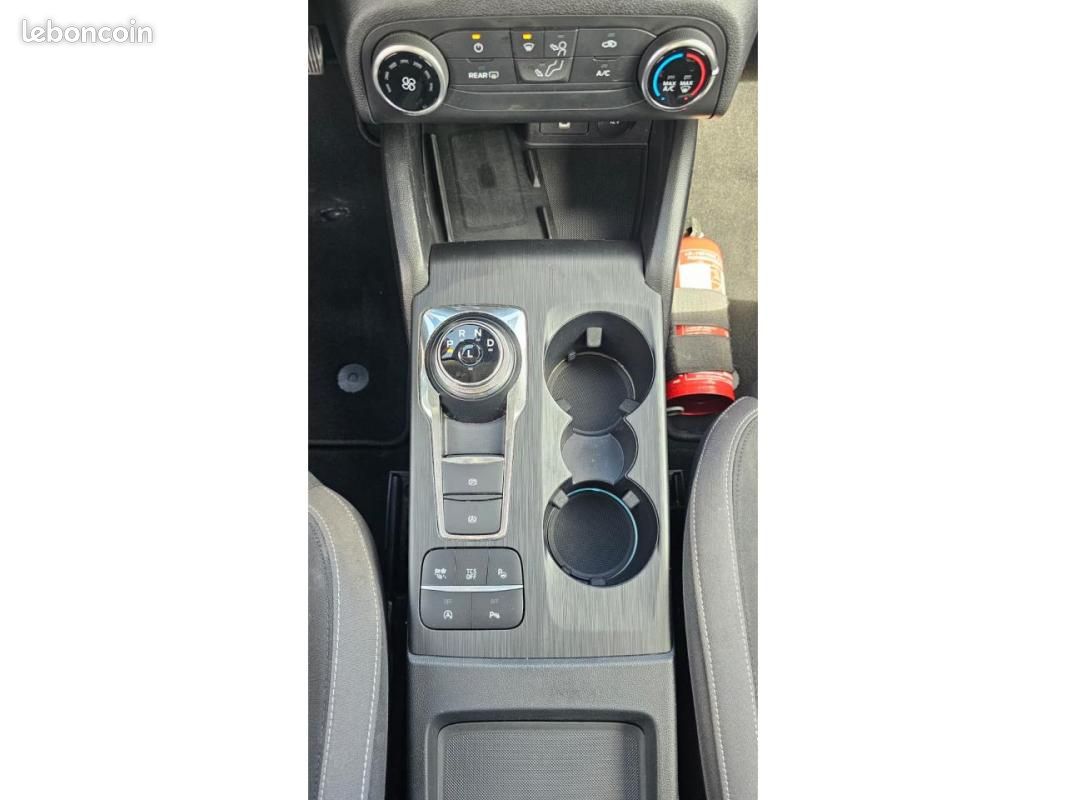 Ford Focus SW Connected 1.5 EcoBlue 120cv BVA inclus Camera de Recul + Attelage + Avertisseur ang... (image 8)