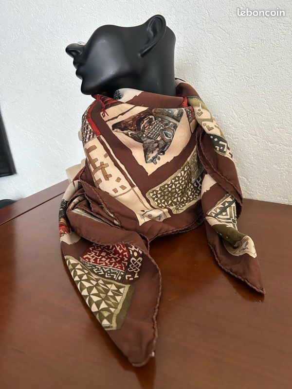FOULARD HERMÈS 90 SOIE 
