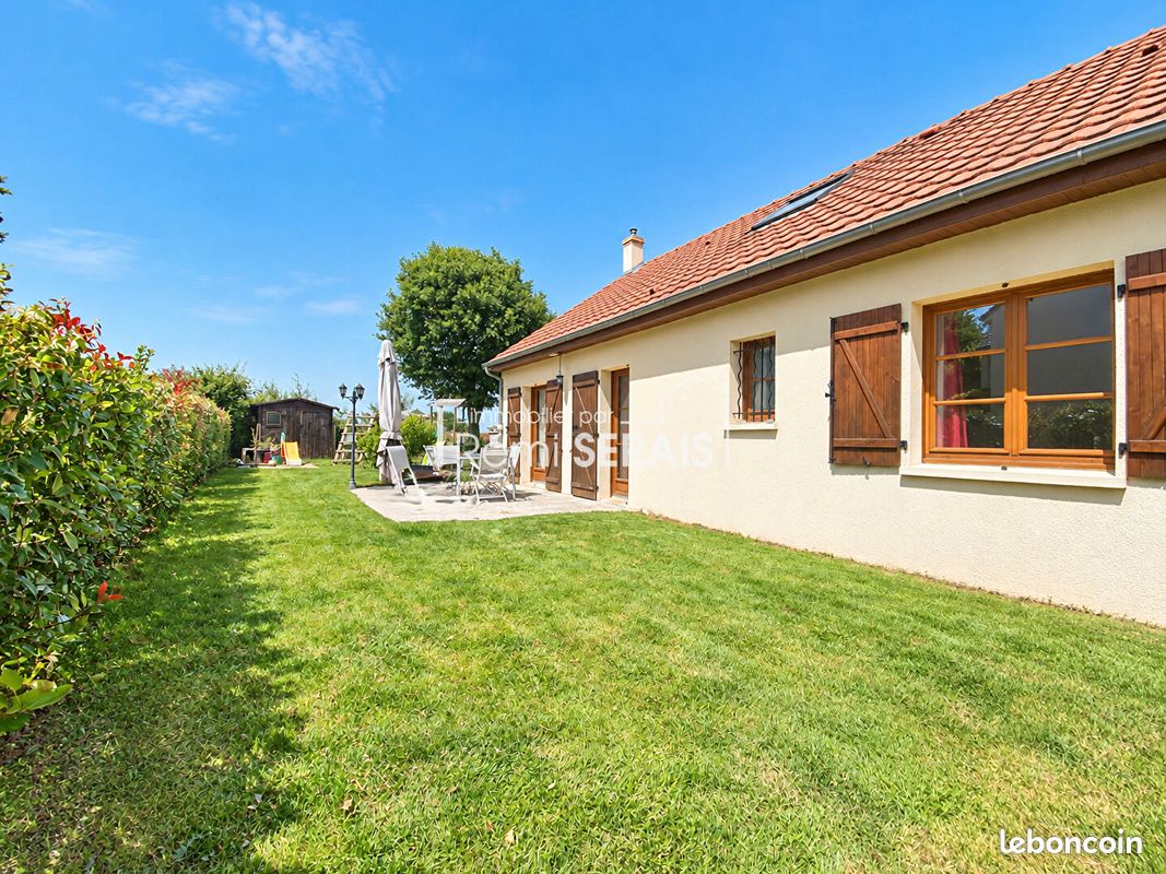 Maison 7 pièces 121 m² · à Moulins-le-Carbonnel · 121 m² · 185 450 €