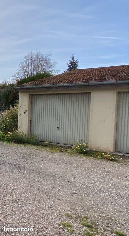GARAGE 18m2 dans Propriété Sécurisée LIBRE · à Dommartin-lès-Toul · 95 €/mois