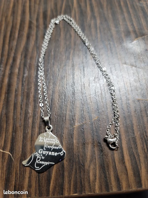 Stylish-Art Collier Avec Pendentif Carte Guyane Française,Collier Avec Pendentif Carte Guyane Attrayant Pour Unisexe,Article Patriotique Bijoux De Charme Ethnique Anniversaire,Argent,Chaîne De 45 Cm