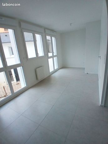Studio 1 pièce 27 m²