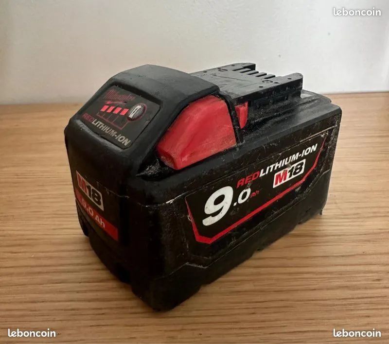 Batterie Milwaukee M18 18v 9.0 Ah d'origine en très bon état (image 2)