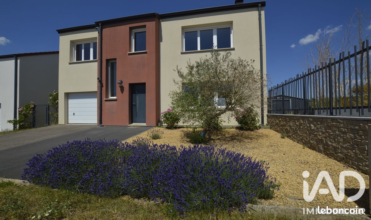 Maison 6 pièces 131 m² · à Sainte-Marie-aux-Chênes · 131 m² · 335 000 €